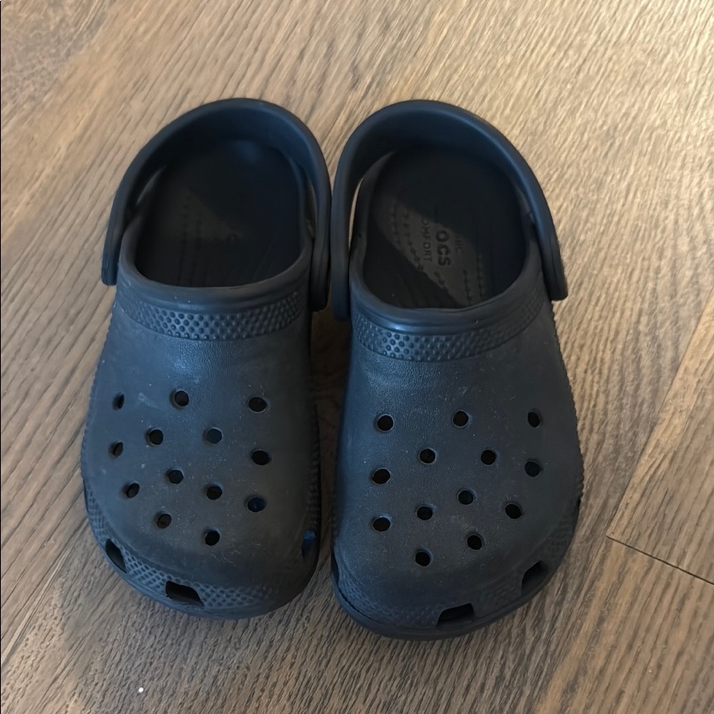 Black kids crocs - size 10c